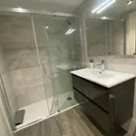 Dos Torres Frodo - Parking Privado Gratis