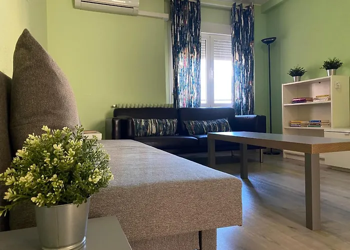 Dos Torres Frodo - Parking Privado Gratis